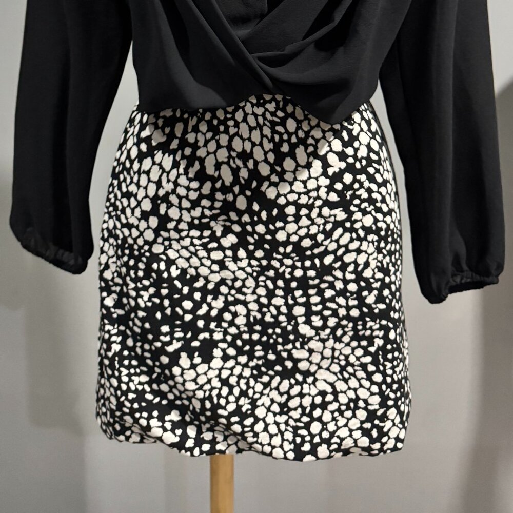Patterned Black & White Mini Skirt